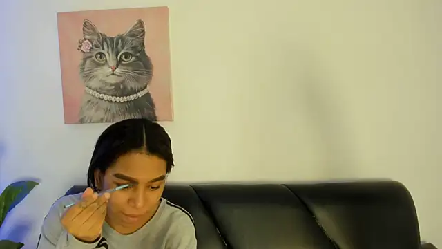 Fernanda brown18 online show from 10-18-25, 07:49