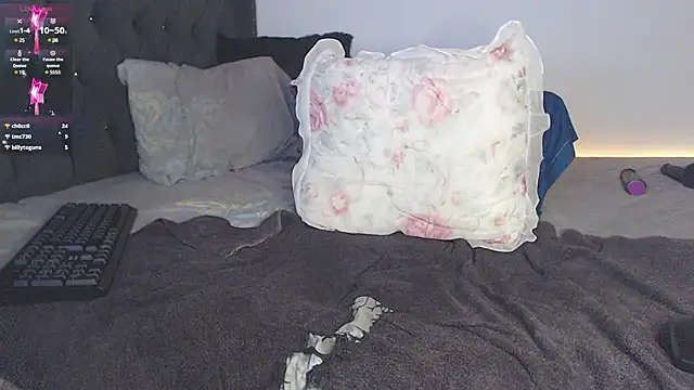 Emelyyy  online show from 03-07-25, 11:18