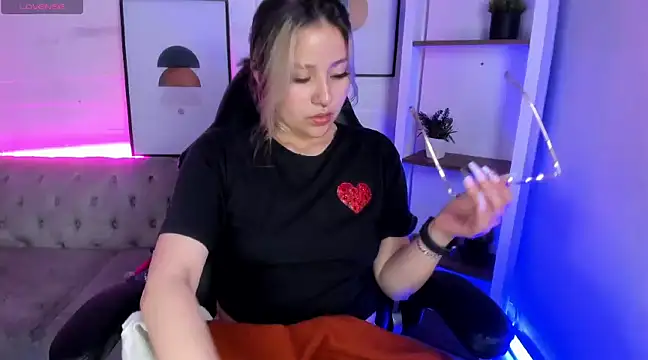 Aliiceyong online show from 02-27-25, 08:46