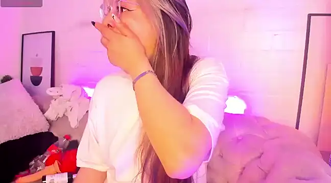 Aliiceyong online show from 02-04-25, 09:28