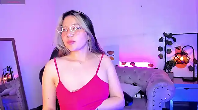 Aliiceyong online show from 02-06-25, 03:06