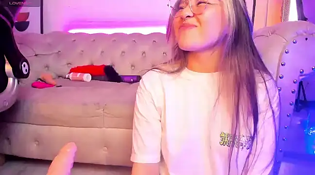 Aliiceyong online show from 02-04-25, 06:25