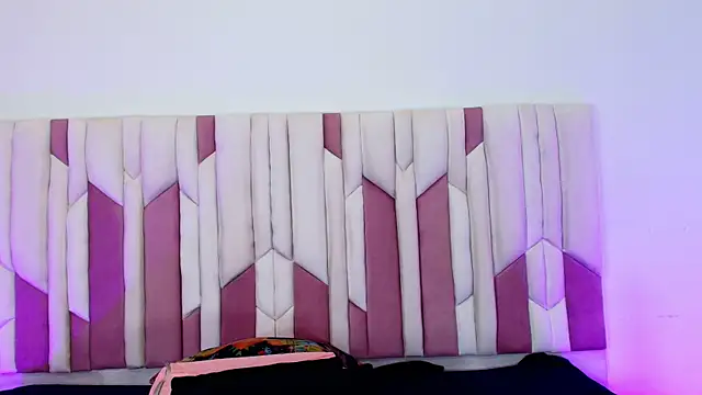 mia stanfort online show from 10-19-25, 07:16