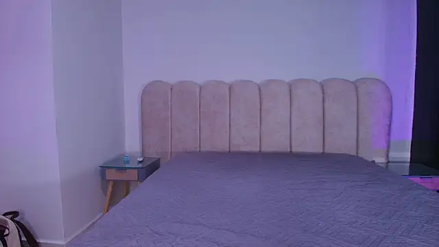 mia stanfort online show from 12-04-25, 07:13