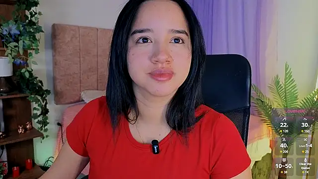 Snapshot of emilyrouxe chatting on 10-19-25, 03:26 emilyrouxe online show from 10-19-25, 03:26