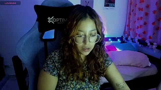  Moon Johnson online show from 03-19-25, 01:10