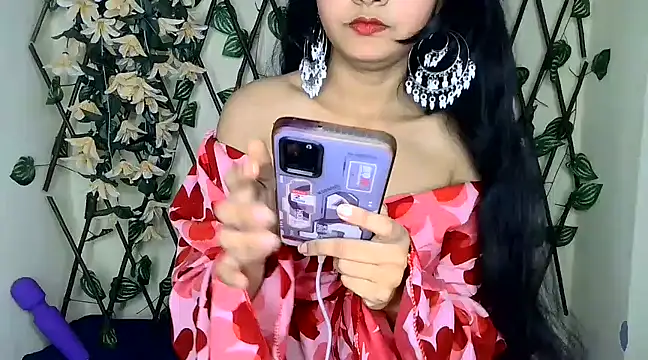 Snapshot of SUZY_FROMUS chatting on 02-15-25, 02:55 SUZY FROMUS online show from 02-15-25, 02:55