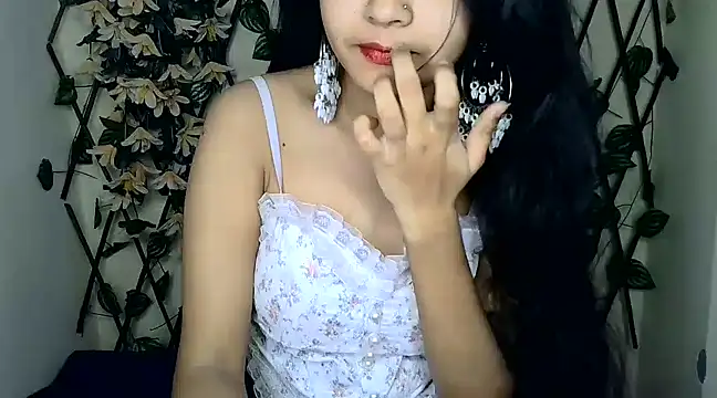 Snapshot of SUZY_FROMUS chatting on 02-18-25, 08:25 SUZY FROMUS online show from 02-18-25, 08:25