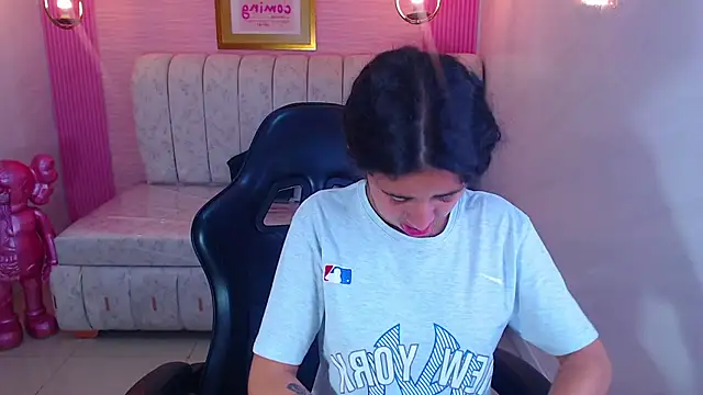 Snapshot of paris_sub1_ chatting on 09-25-25, 12:55 paris sub1 online show from 09-25-25, 12:55