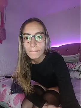 Snapshot of Melinaa-sex chatting on 06-08-26, 01:22 Melinaa-sex online show from 06-08-26, 01:22