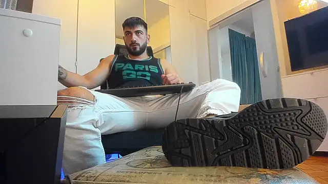 Snapshot of welcometo_hell chatting on 10-19-25, 08:11 welcometo hell online show from 10-19-25, 08:11