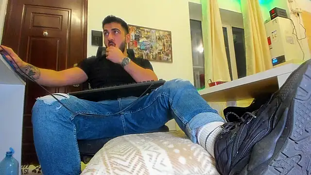 Snapshot of welcometo_hell chatting on 11-21-25, 11:59 welcometo hell online show from 11-21-25, 11:59