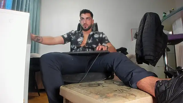 Snapshot of welcometo_hell chatting on 10-01-25, 06:01 welcometo hell online show from 10-01-25, 06:01