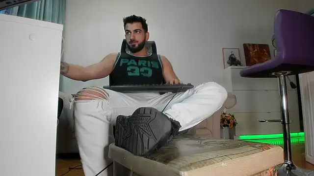 Snapshot of welcometo_hell chatting on 09-27-25, 07:03 welcometo hell online show from 09-27-25, 07:03