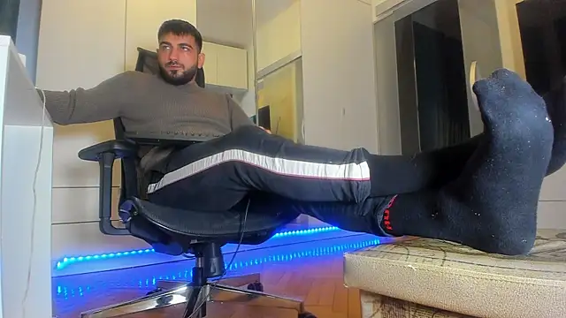 Snapshot of welcometo_hell chatting on 10-06-25, 12:39 welcometo hell online show from 10-06-25, 12:39