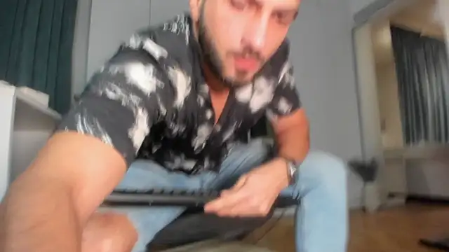 Snapshot of welcometo_hell chatting on 10-03-25, 08:32 welcometo hell online show from 10-03-25, 08:32