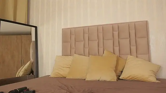 GabyRios online show from 09-25-25, 05:52