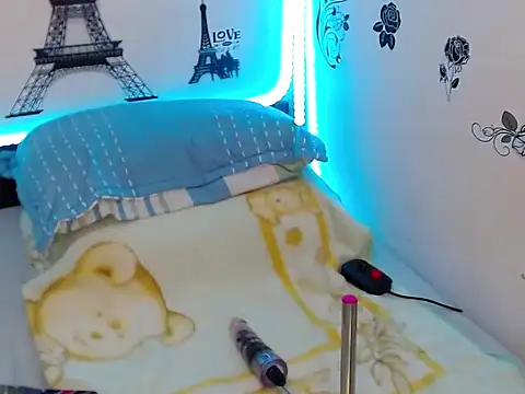 Lunaxx21 online show from 11-05-25, 02:47