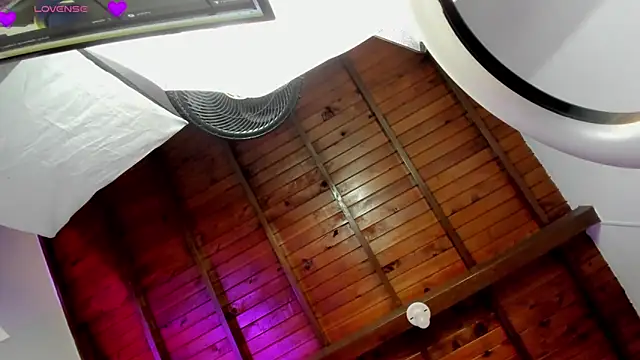 Snapshot of EmmaBecket2 chatting on 03-03-26, 12:34 EmmaBecket2 online show from 03-03-26, 12:34