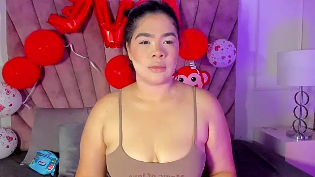 Snapshot of EmmaBecket2 chatting on 02-14-26, 08:53 EmmaBecket2 online show from 02-14-26, 08:53