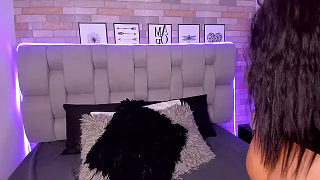 Snapshot of EmmaBecket2 chatting on 01-16-26, 04:27 EmmaBecket2 online show from 01-16-26, 04:27