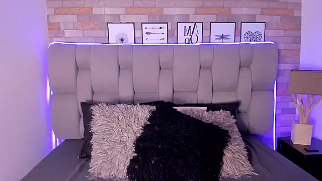 Snapshot of EmmaBecket2 chatting on 01-17-26, 04:49 EmmaBecket2 online show from 01-17-26, 04:49