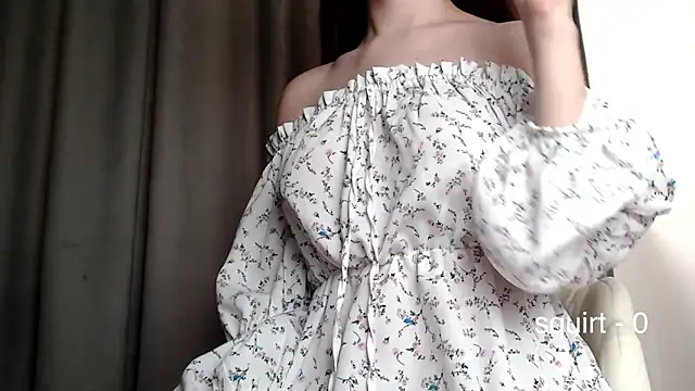 Snapshot of ElliaSquirtGirl chatting on 03-15-25, 08:48 ElliaSquirtGirl online show from 03-15-25, 08:48