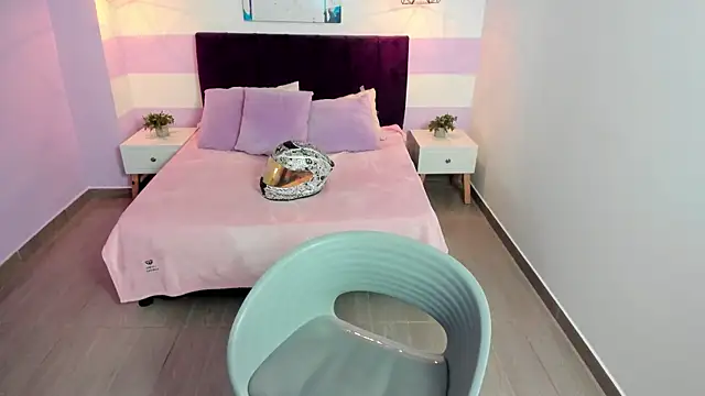 Snapshot of Carol_Pinter chatting on 03-21-25, 01:45 Carol Pinter online show from 03-21-25, 01:45