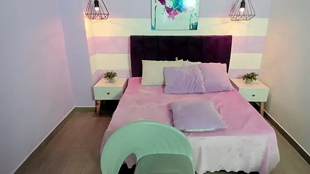 Snapshot of Carol_Pinter chatting on 03-10-25, 04:03 Carol Pinter online show from 03-10-25, 04:03