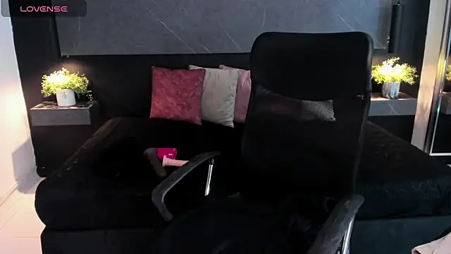 Danielacossio online show from 02-06-26, 04:19