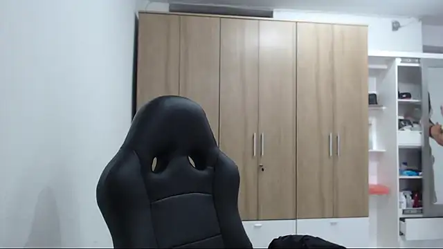 RoxanaLove9 online show from 02-22-26, 07:15