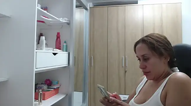 Snapshot of RoxanaLove9 chatting on 02-15-25, 11:14 RoxanaLove9 online show from 02-15-25, 11:14