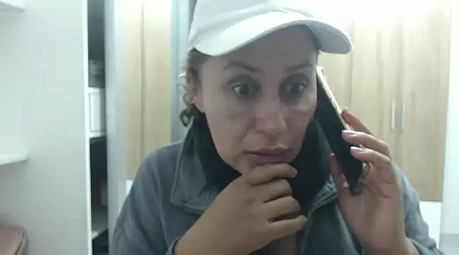 Snapshot of RoxanaLove9 chatting on 02-23-25, 03:56 RoxanaLove9 online show from 02-23-25, 03:56