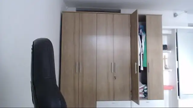 RoxanaLove9 online show from 02-06-26, 09:22