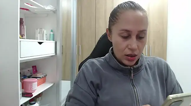 Snapshot of RoxanaLove9 chatting on 02-11-25, 09:46 RoxanaLove9 online show from 02-11-25, 09:46