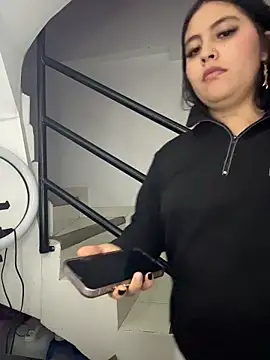 Annie9  online show from 12-20-25, 03:53