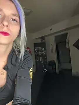 Prettypixie113 online show from 05-12-26, 10:38