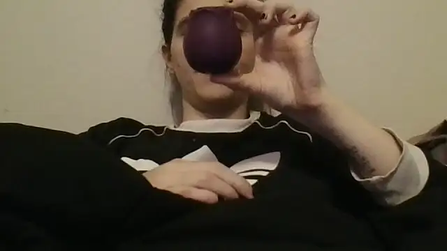 Prettypixie113 online show from 10-28-25, 02:38