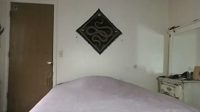 Prettypixie113 online show from 05-19-26, 12:12