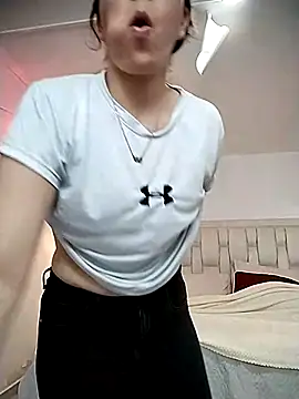 Lucianaferro  online show from 11-02-25, 08:19