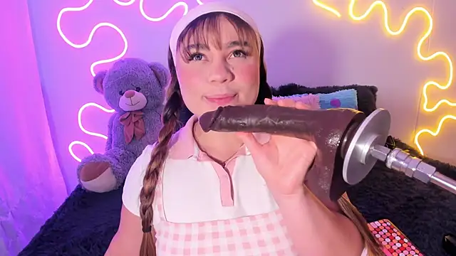 Snapshot of Isa_belaa chatting on 10-08-25, 01:34 Isa belaa online show from 10-08-25, 01:34