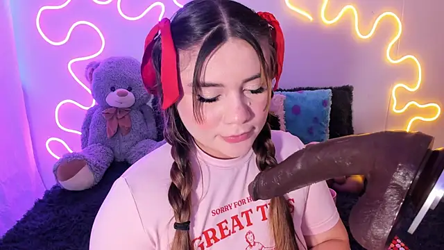 Snapshot of Isa_belaa chatting on 11-11-25, 04:57 Isa belaa online show from 11-11-25, 04:57