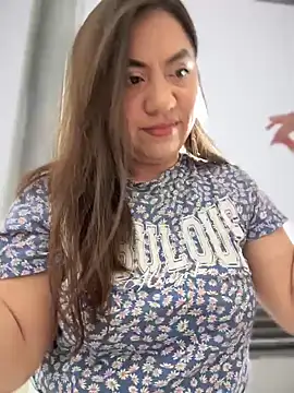 Iam  Cristal online show from 12-21-25, 08:42