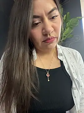 Snapshot of Iam__Cristal chatting on 05-29-26, 10:49 Iam Cristal online show from 05-29-26, 10:49