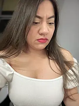 Snapshot of Iam__Cristal chatting on 03-17-25, 11:46 Iam Cristal online show from 03-17-25, 11:46