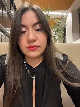 Snapshot of Iam__Cristal chatting on 05-27-26, 01:57 Iam Cristal online show from 05-27-26, 01:57