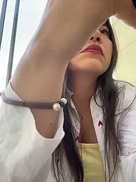 Snapshot of Iam__Cristal chatting on 05-30-26, 10:04 Iam Cristal online show from 05-30-26, 10:04