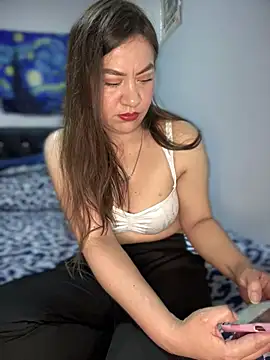 Snapshot of Iam__Cristal chatting on 02-24-25, 11:52 Iam Cristal online show from 02-24-25, 11:52