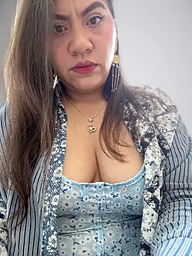 Snapshot of Iam__Cristal chatting on 10-22-25, 09:35 Iam Cristal online show from 10-22-25, 09:35