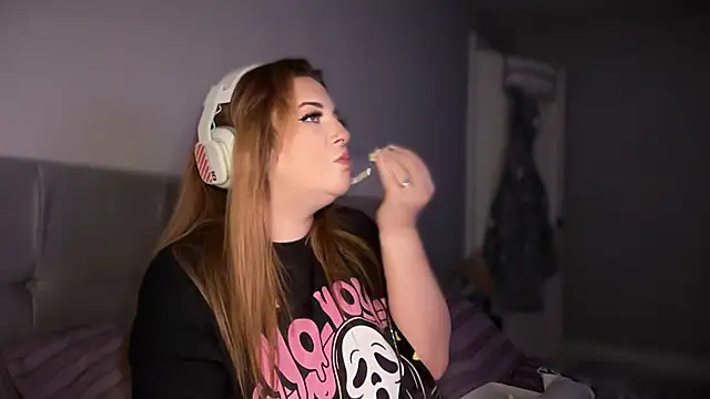 Curvy Rosie99 online show from 04-15-26, 07:58